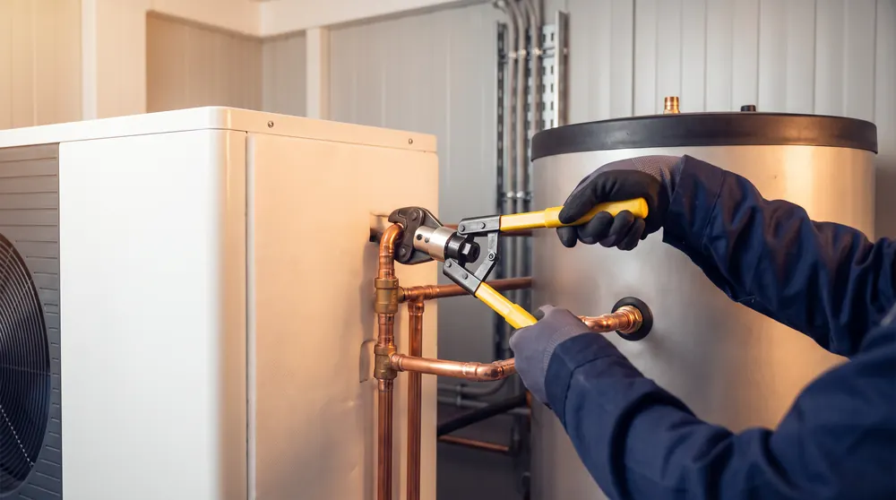 Anlagenmechaniker SHK bei der Arbeit